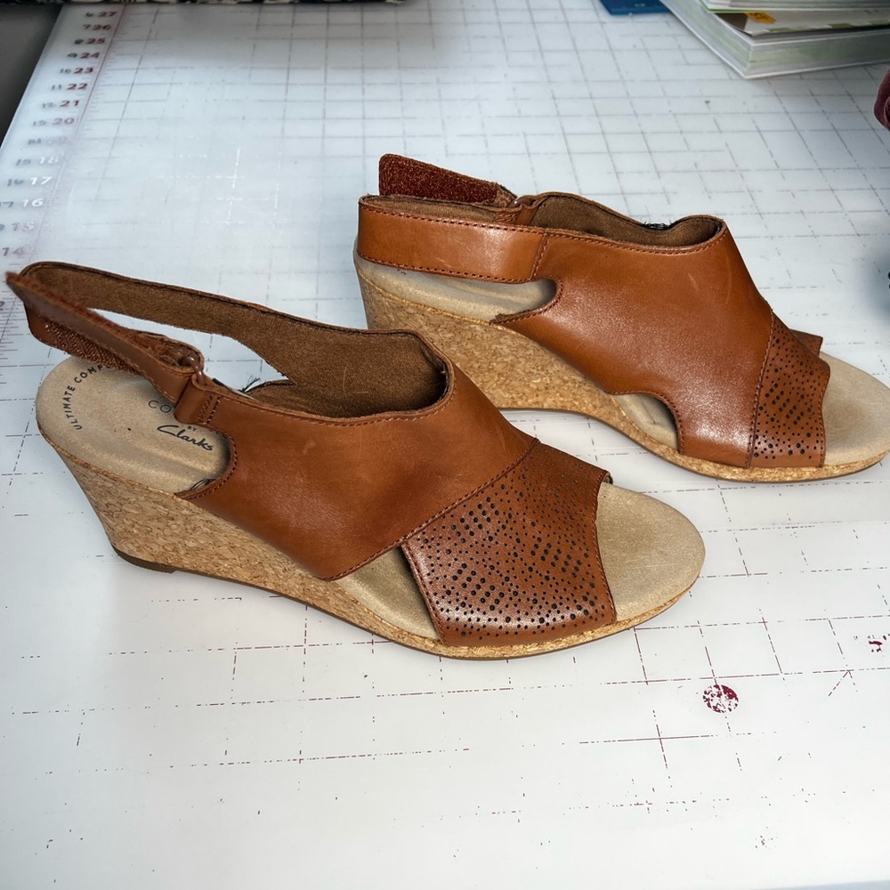 Clarks Lafley Joy Perforated Wedge Sandals 8.5